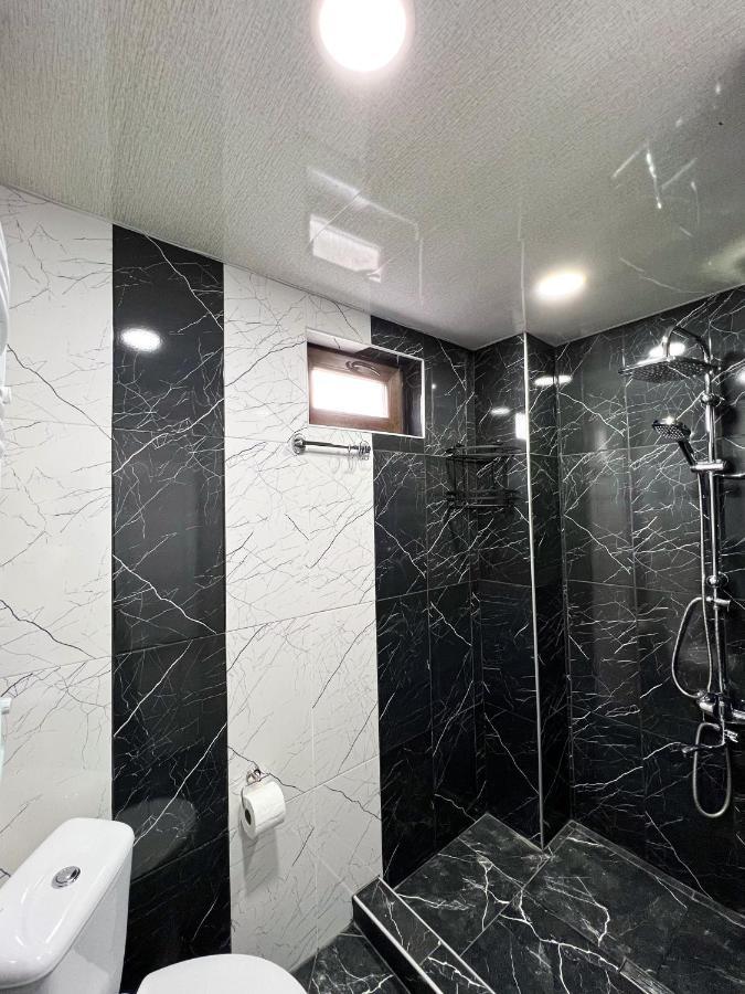 Royal Galaxy Apartment คัซเบกี ภายนอก รูปภาพ